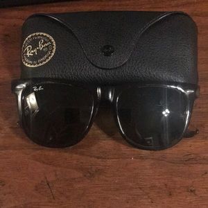 Women’s Ray-Ban Wayfarer Sunglasses